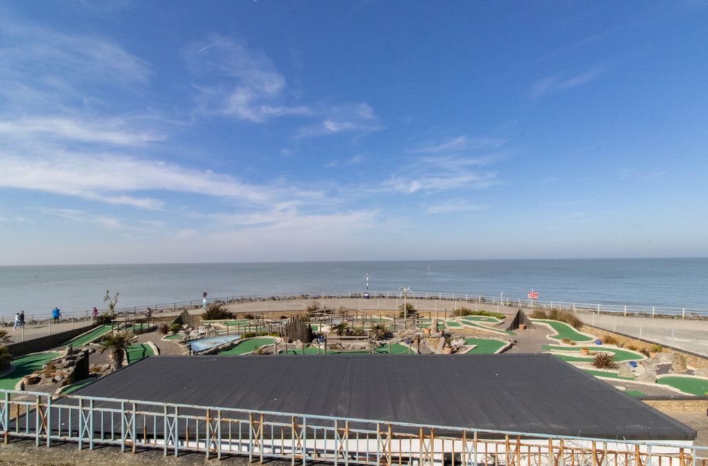 2 bed flat for saleSea View Terrace, Margate CT9 photo 3