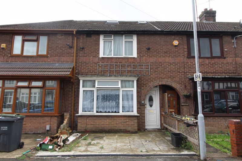 4 bed terraced house for saleConnaught Road, Luton LU4