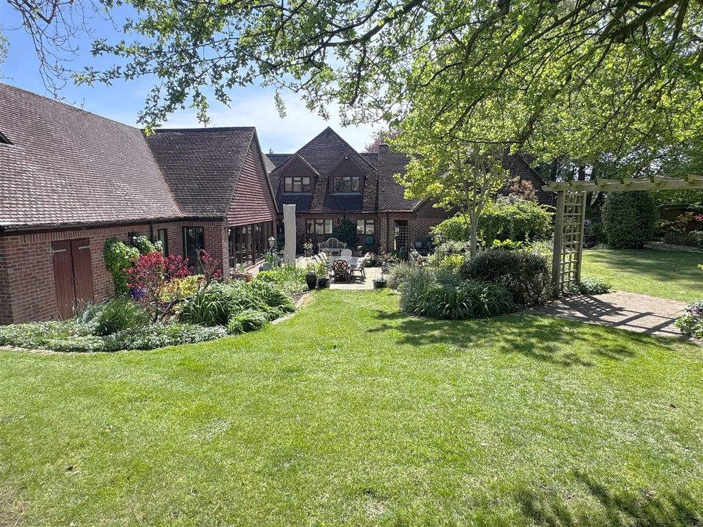 Additional image 41 of 6 bed detached house for saleBickleigh Ridge, Yew Gate, Newbury RG14