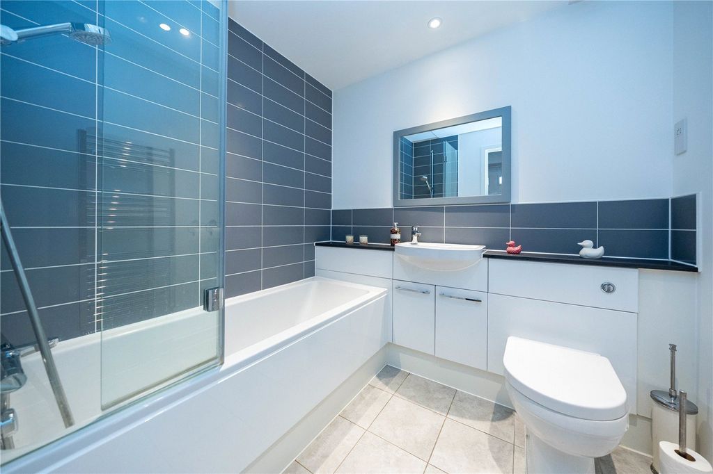 2 bed flat for saleCranford Road, Allington, Maidstone ME16 photo 4