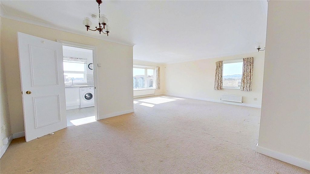 Additional image 9 of 2 bed flat for saleKings Court, Brighton Road, Lancing, West Sussex BN15