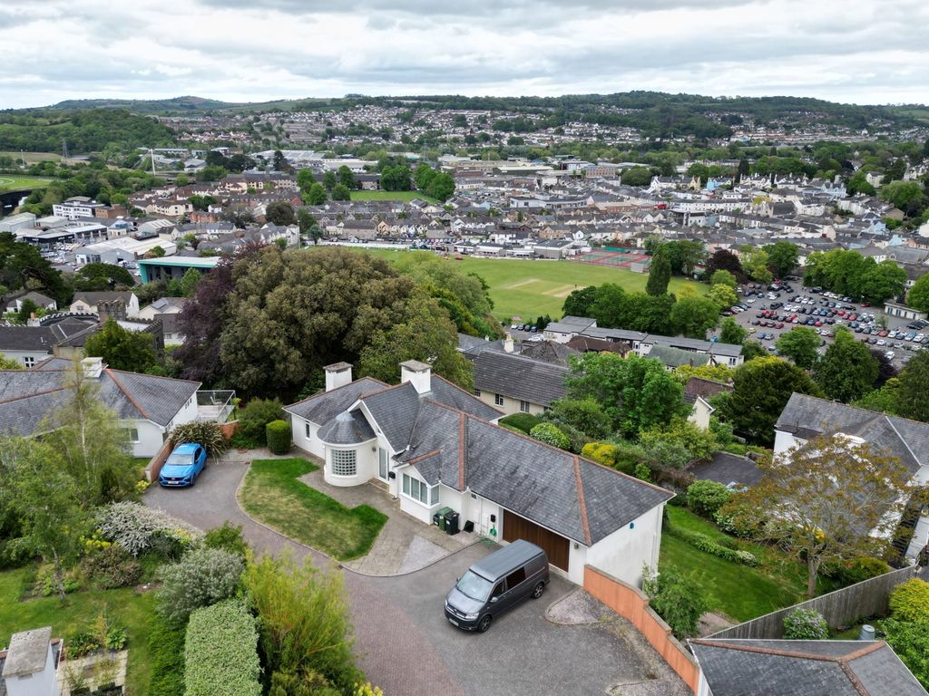4 bed detached house for salePetroc Drive, Newton Abbot TQ12