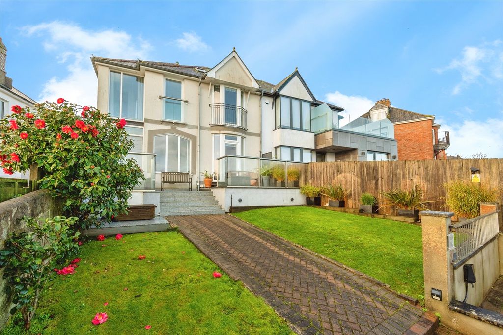 5 bed semi-detached house for saleTreverbyn Road, Padstow, Cornwall PL28