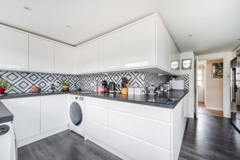 Additional image 8 of 3 bed detached house for saleHeathfield Park, Midhurst GU29