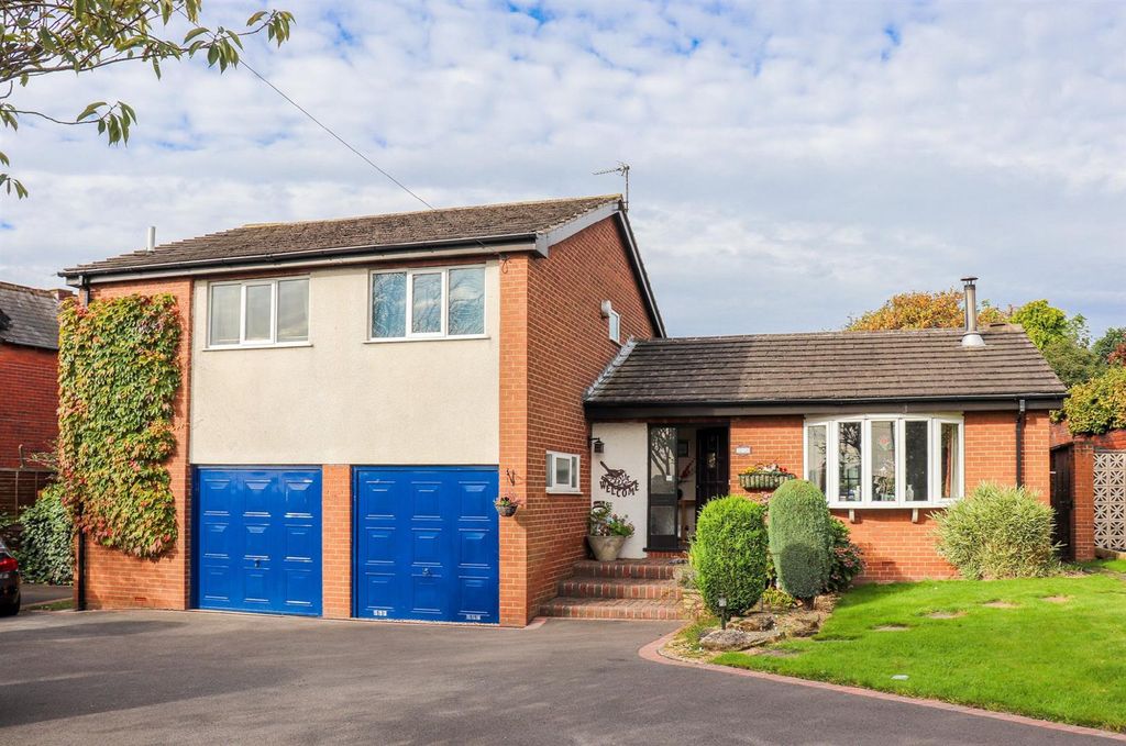 5 bed detached house for saleSowood Lane, Ossett WF5