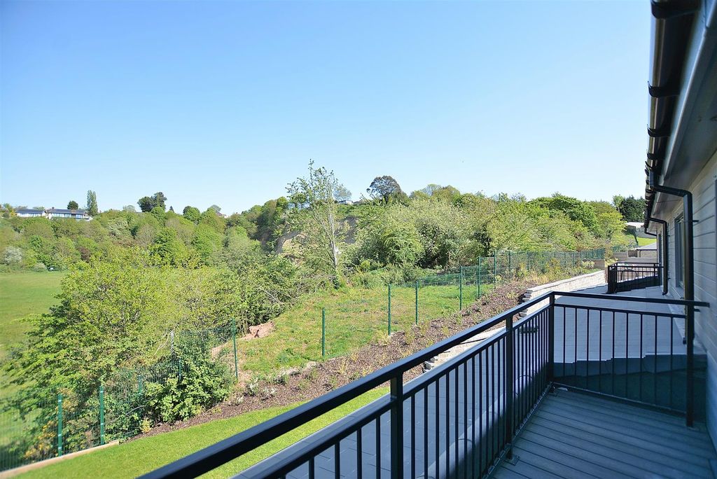 2 bed flat for saleSandringham Manor, Apartment 11, The Grange, Mansfield NG18 photo 3