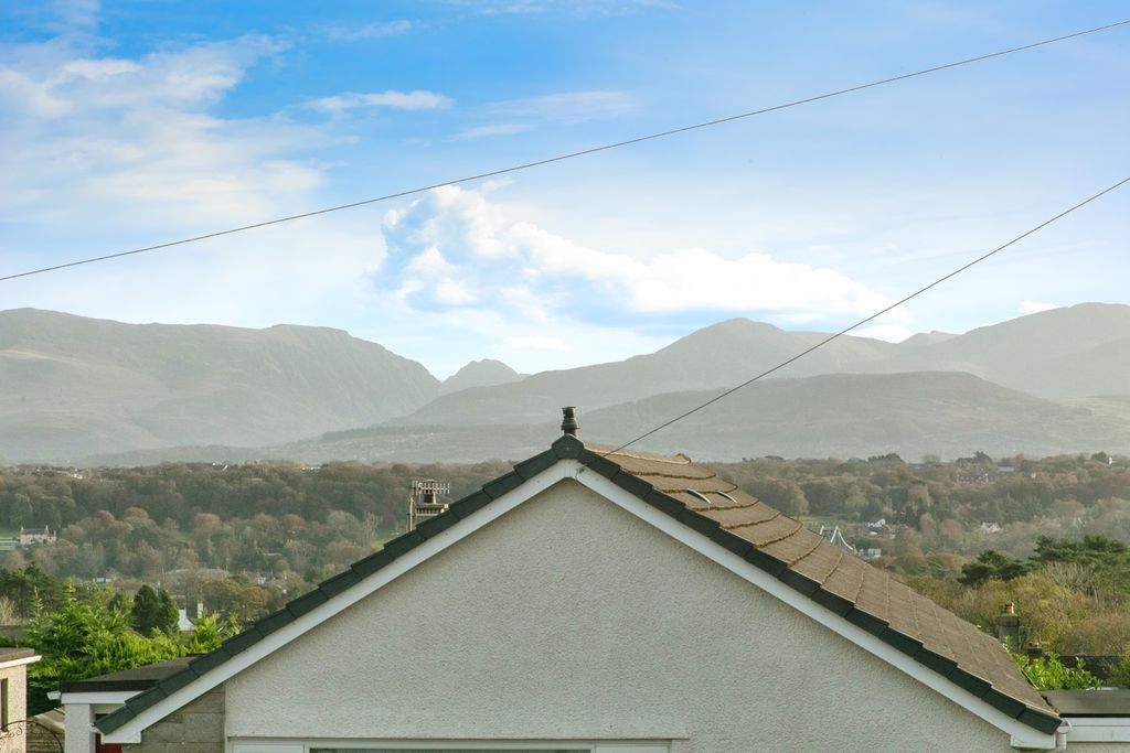 Additional image 2 of 3 bed bungalow for saleMaes Yr Hafod, Menai Bridge, Isle Of Anglesey LL59