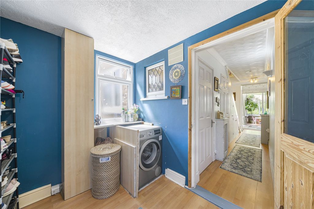 3 bed terraced house for salePitfield, Hartley, Longfield DA3 photo 4