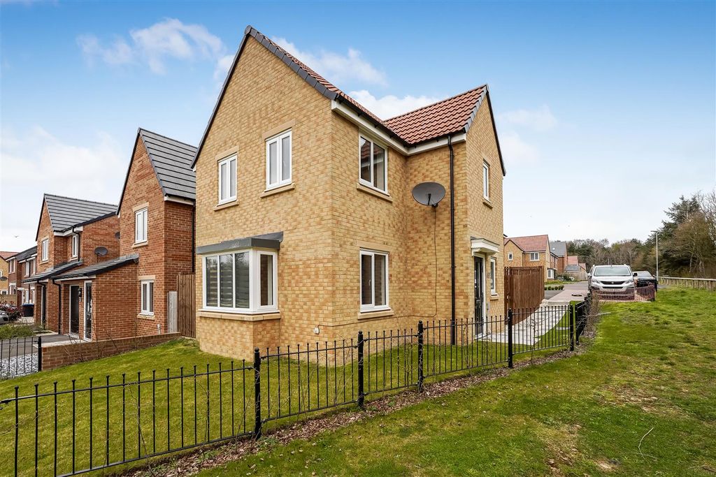 3 bed detached house for saleBirch Way, Newton Aycliffe DL5