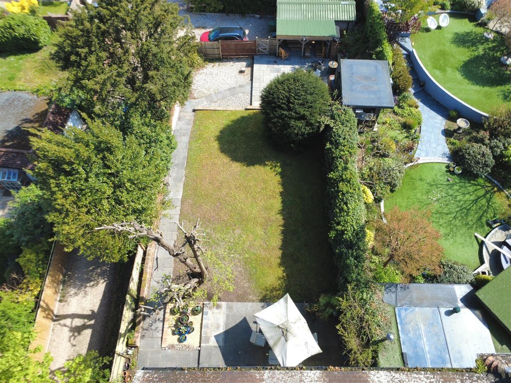 Additional image 30 of 5 bed semi-detached house for saleNewtown Road, Newbury RG14
