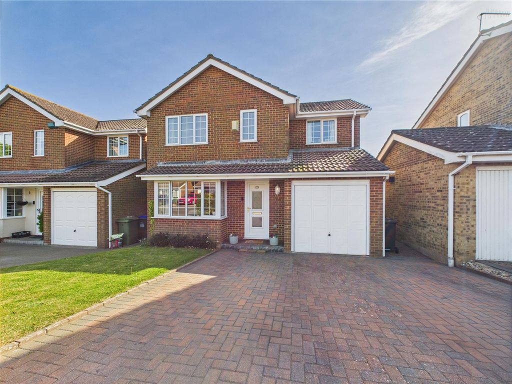 4 bed detached house for saleChatsworth Avenue, Telscombe Cliffs, Peacehaven BN10