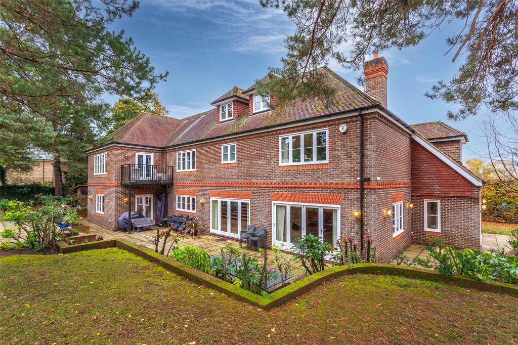 Additional image 2 of 6 bed detached house for saleBeechwood Drive, Marlow, Buckinghamshire SL7