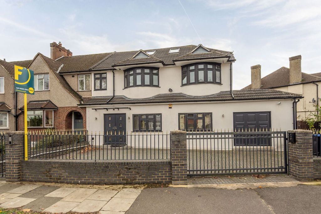 Additional image 4 of 5 bed semi-detached house for saleThurleston Avenue, Morden SM4