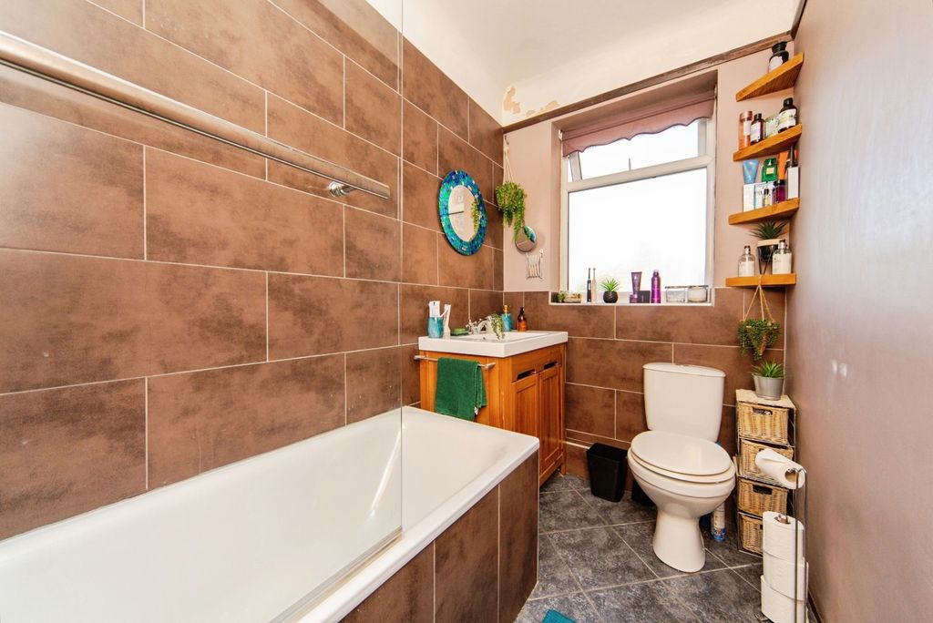 Additional image 9 of 2 bed flat for saleIngestre Road, Prenton CH43