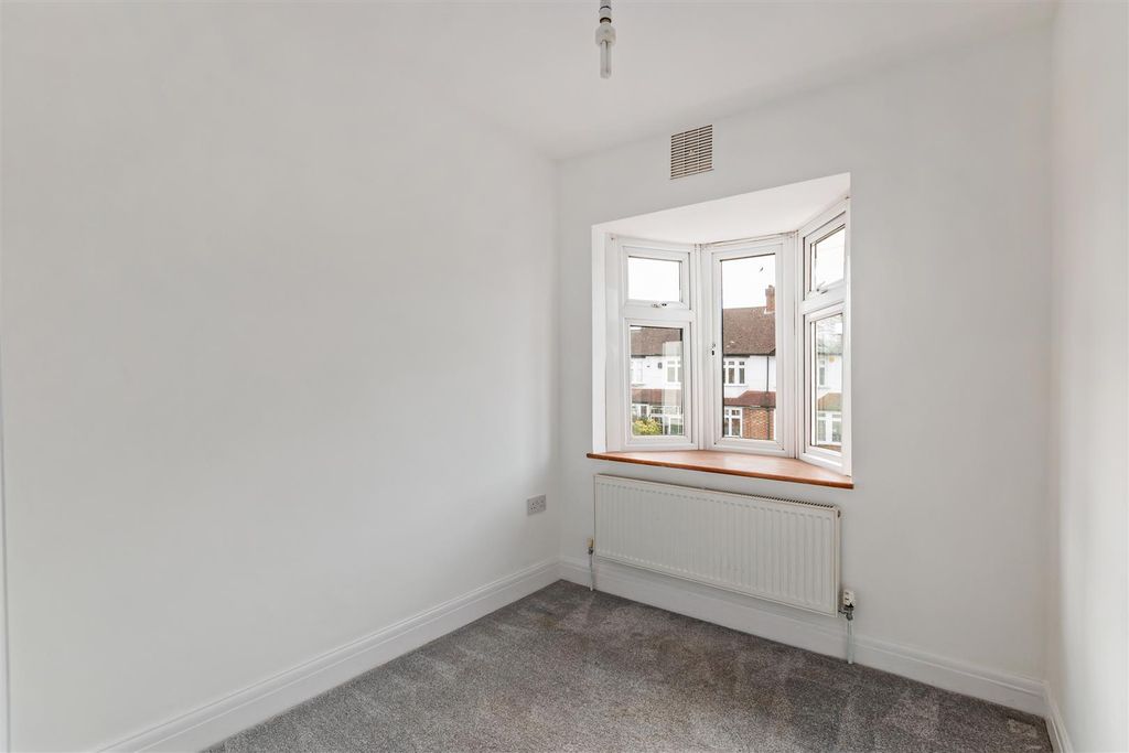 Additional image 9 of 3 bed end terrace house for saleMonkleigh Road, Morden SM4