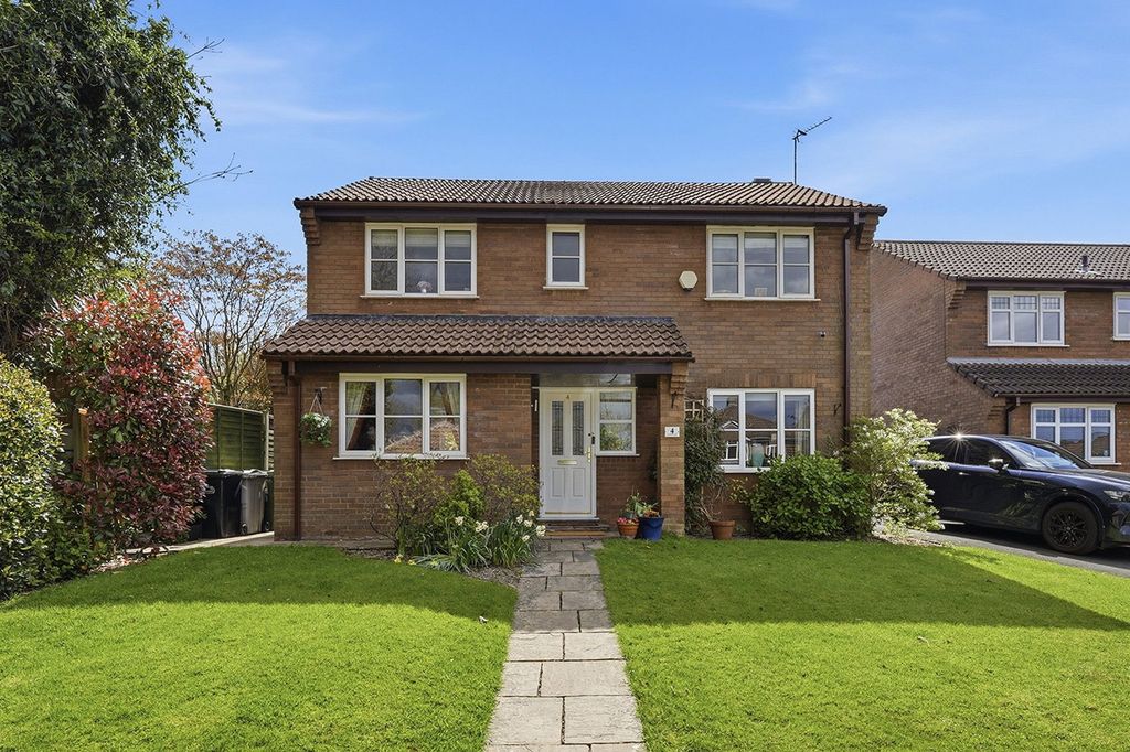 4 bed detached house for saleClarendon Drive, Macclesfield SK10