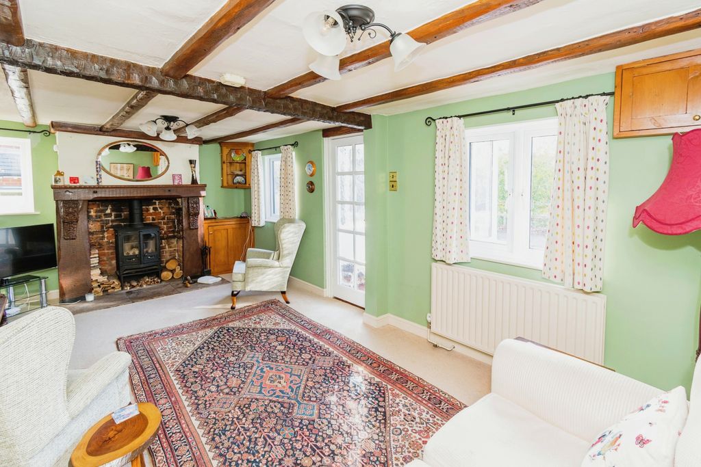 Additional image 2 of 3 bed cottage for salePikes Hill, Lyndhurst, Hampshire SO43