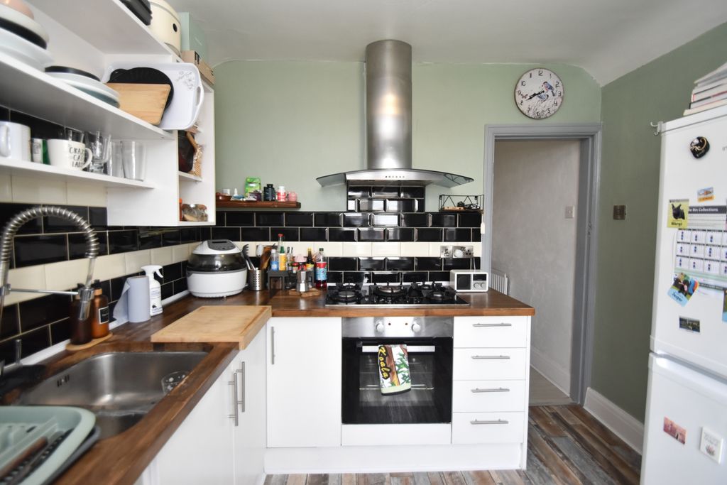 Additional image 3 of 2 bed flat for saleDorothy Avenue, Skegness PE25
