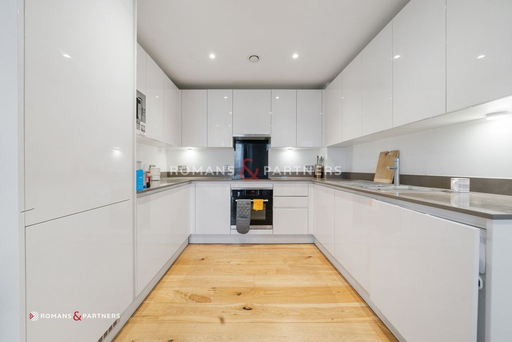 Additional image 4 of 2 bed flat for saleSky View Tower, Stratford E15
