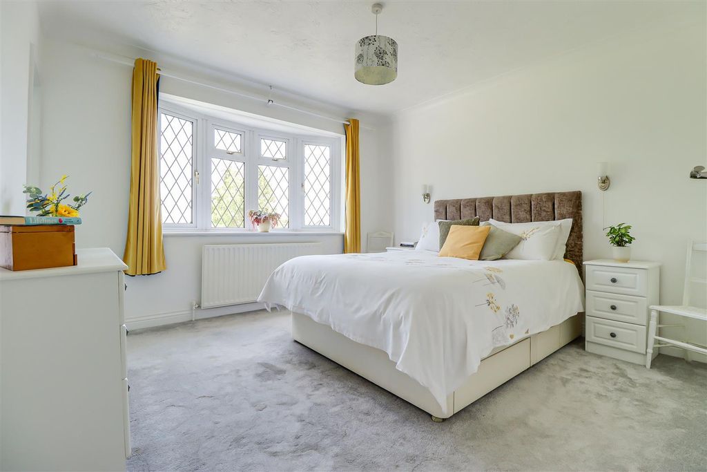 Additional image 24 of 5 bed detached house for saleWoodside, Leigh-On-Sea SS9