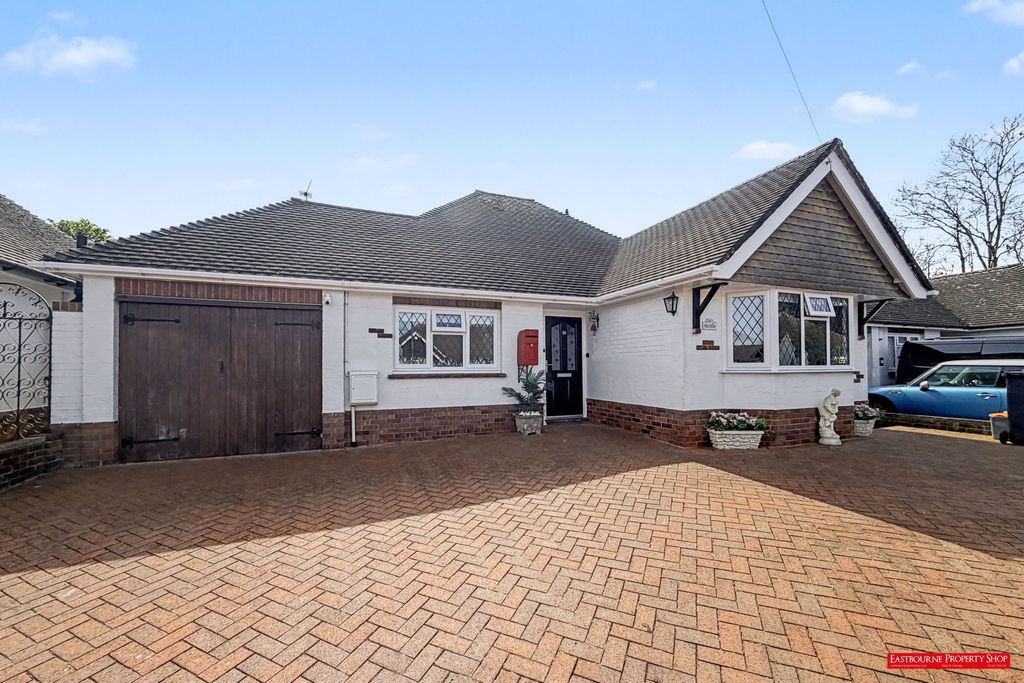 2 bed bungalow for saleOld Drive, Polegate BN26