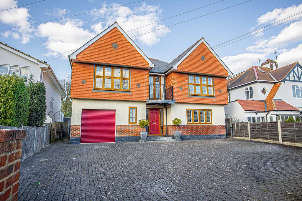 5 bed detached house for saleWestern Road, Leigh-On-Sea SS9