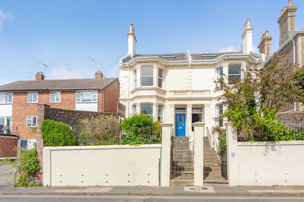 4 bed semi-detached house for saleGrange Road, Lewes BN7