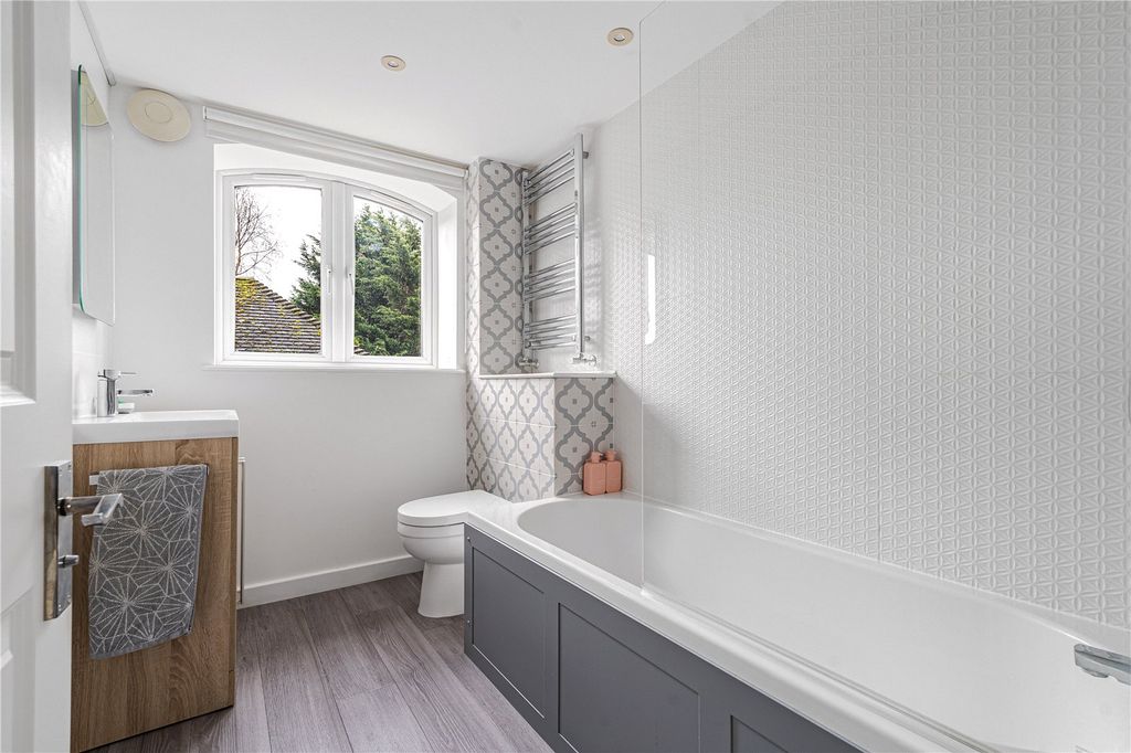 Additional image 15 of 2 bed flat for saleStation Road, Pulborough, West Sussex RH20