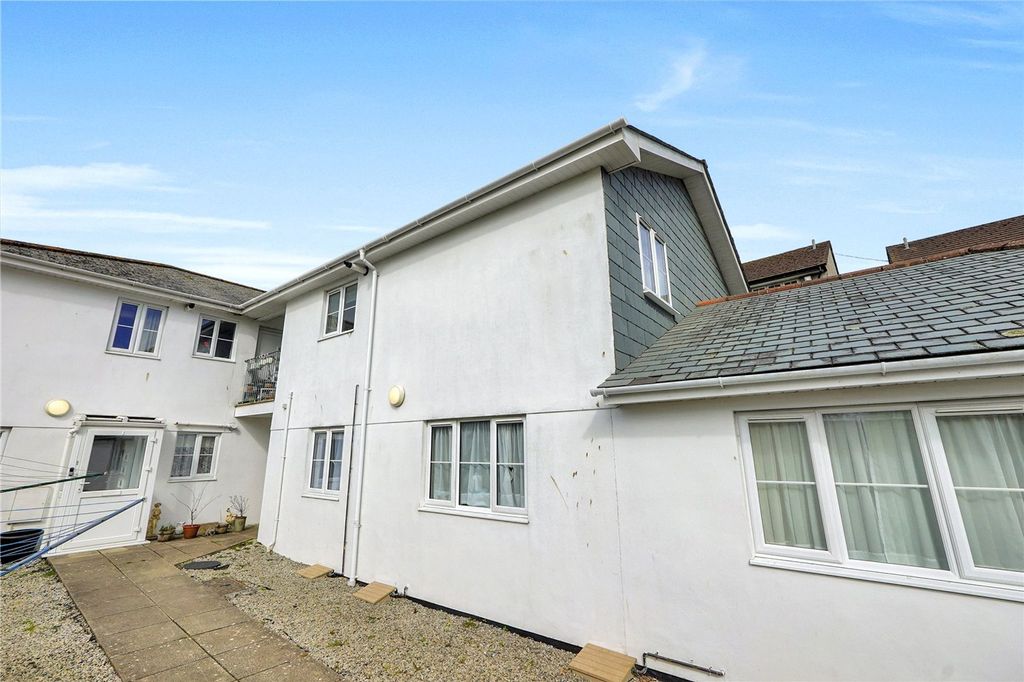 2 bed flat for saleHigher Lux Street, Liskeard PL14