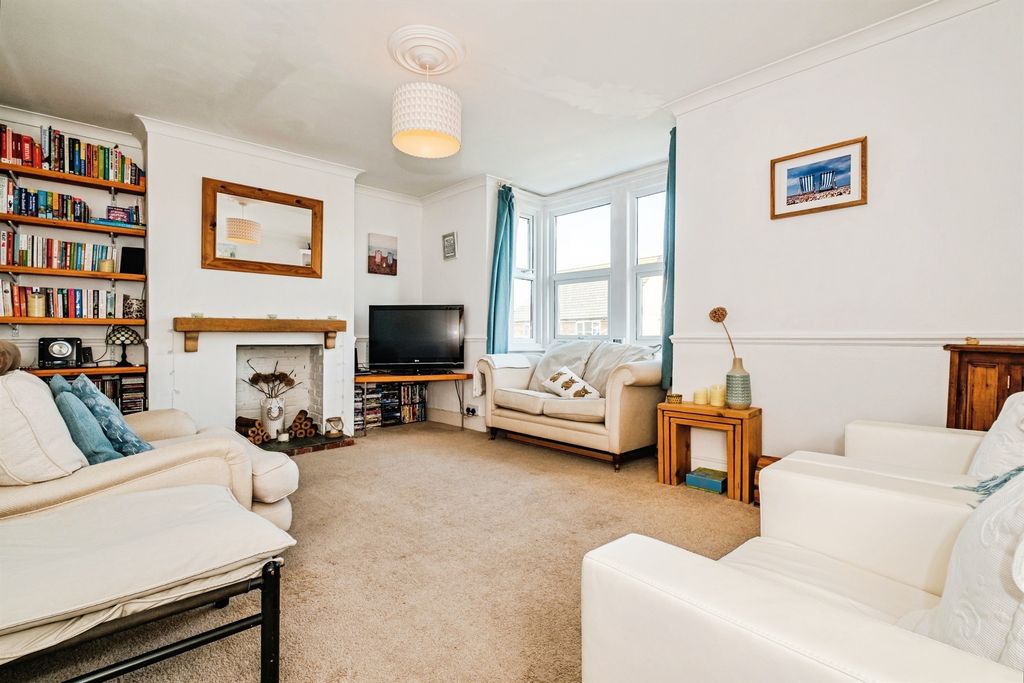 Additional image 2 of 2 bed flat for saleChester Avenue, Lancing BN15