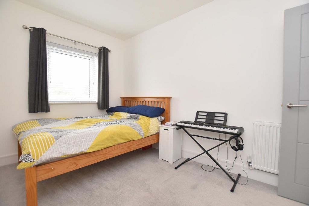 Additional image 15 of 2 bed flat for saleQueens Road, Littlestone TN28