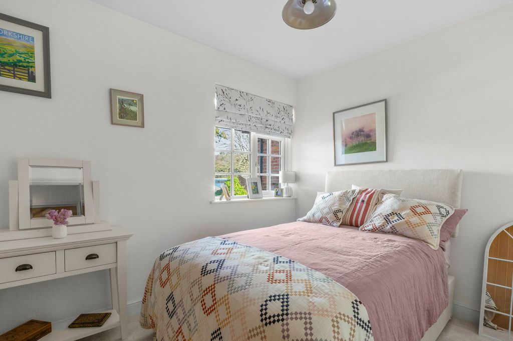 Additional image 10 of 2 bed terraced house for saleQueens Road, Princes Risborough HP27