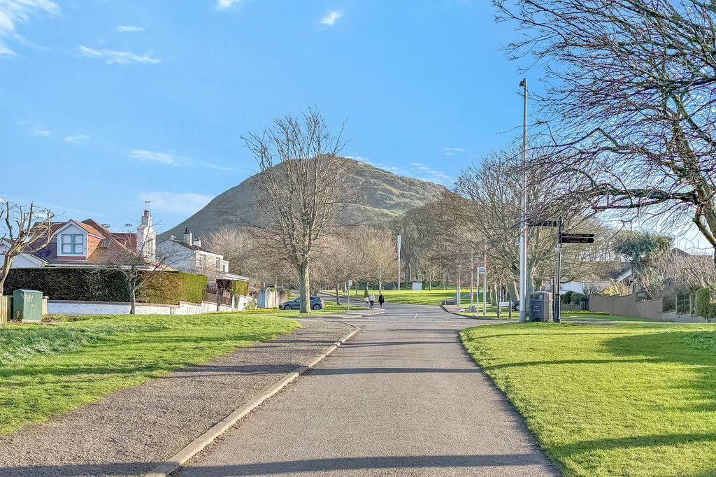 Additional image 25 of 5 bed town house for sale48 St. Baldreds Road, North Berwick EH39
