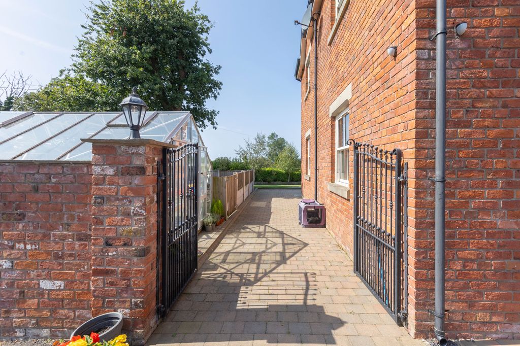 Additional image 33 of 5 bed detached house for saleTudor Avenue, Lea PR4