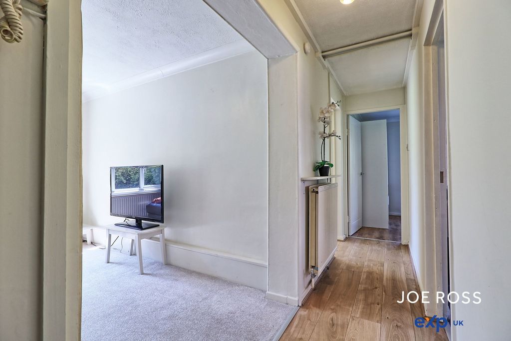 Additional image 2 of 2 bed flat for saleSt. Giles Crescent, Maldon CM9