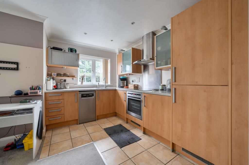 Additional image 3 of 2 bed flat for saleNewbury, Berkshire RG14