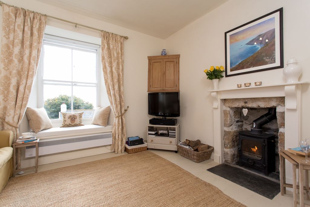 1 bed flat for saleTurnpike Hill TR17 photo 3
