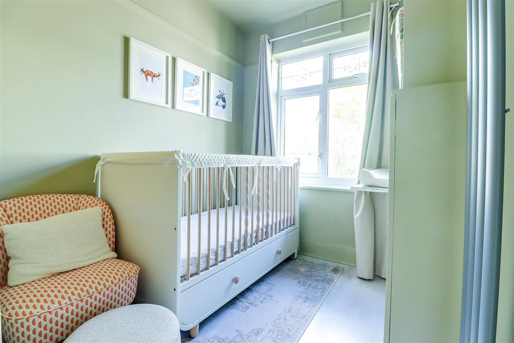Additional image 16 of 3 bed semi-detached house for saleCheltenham Drive, Leigh-On-Sea SS9