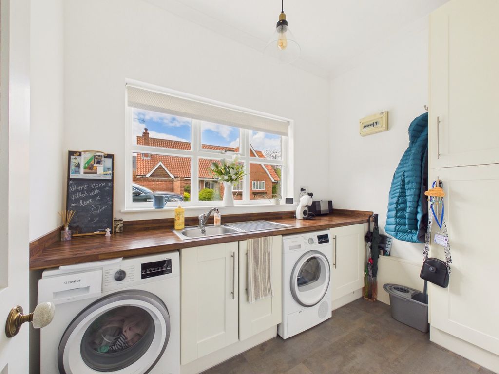 Additional image 10 of 3 bed detached house for saleSands Court, Low Street, North Ferriby HU14