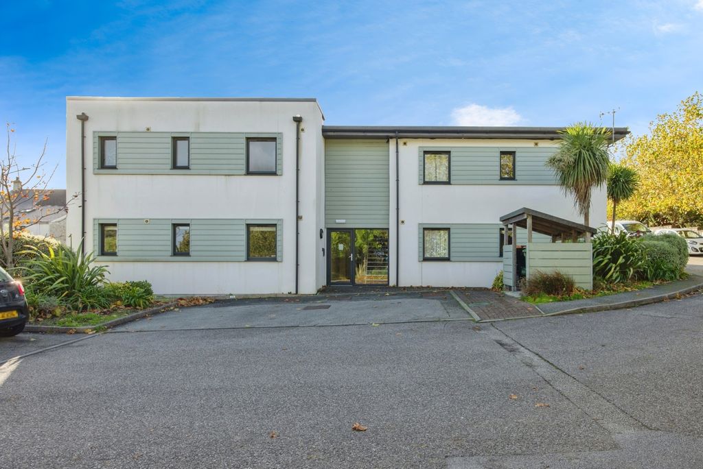 2 bed flat for saleSandy Hill, St. Austell, Cornwall PL25