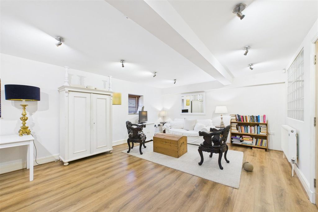 Additional image 9 of 2 bed flat for saleGeorge Street, Newark NG24