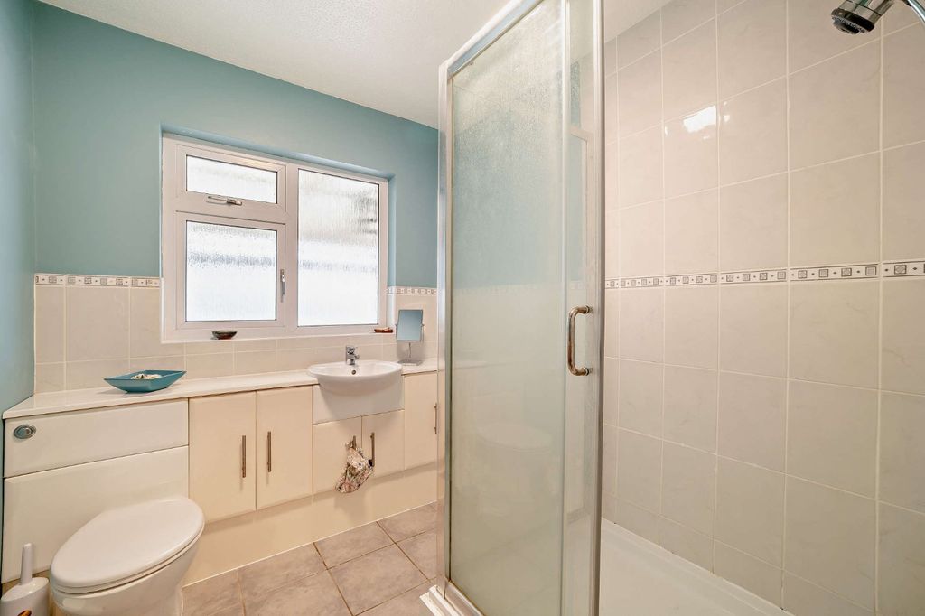 Additional image 10 of 3 bed bungalow for saleKingsmead, Lechlade, Gloucestershire GL7