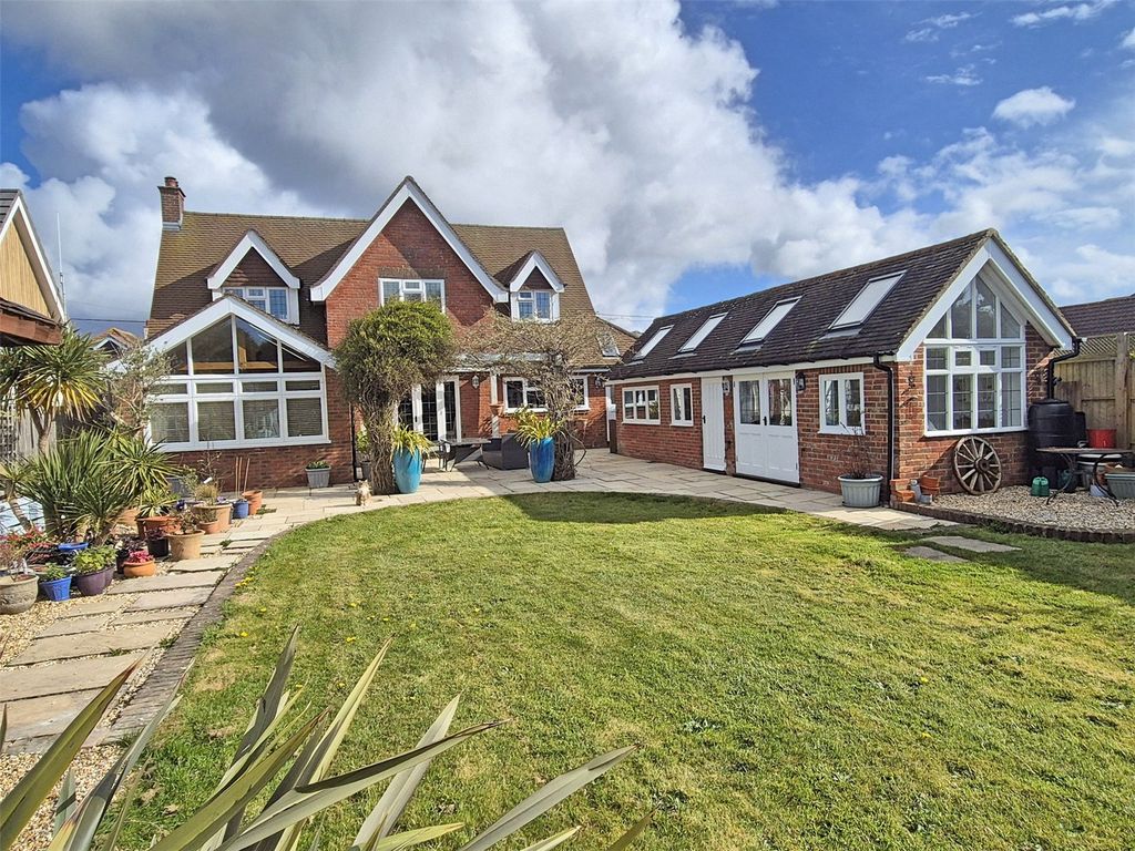 3 bed detached house for saleSeaward Avenue, Barton On Sea, New Milton, Hampshire BH25