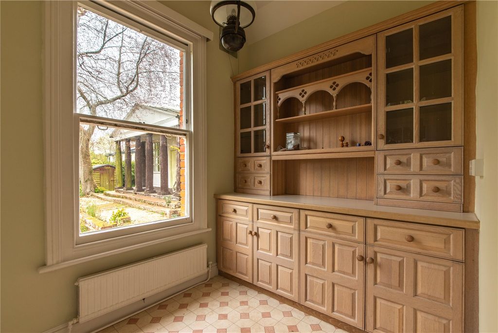 Additional image 9 of 5 bed detached house for saleCroft Lane, Newbury, Berkshire RG14