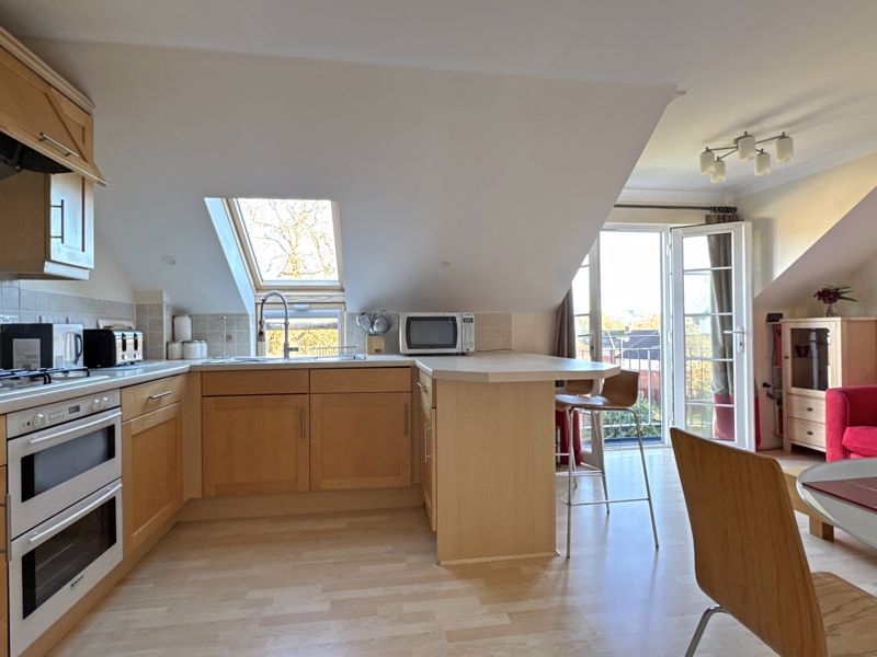 2 bed flat for saleWoolbrook Road, Sidmouth EX10 photo 2