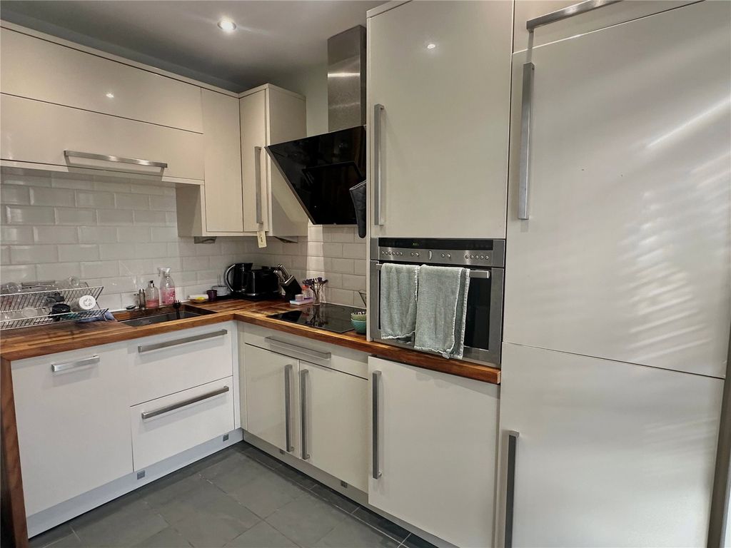2 bed flat for salePickmere Lane, Wincham, Northwich, Cheshire CW9 photo 4