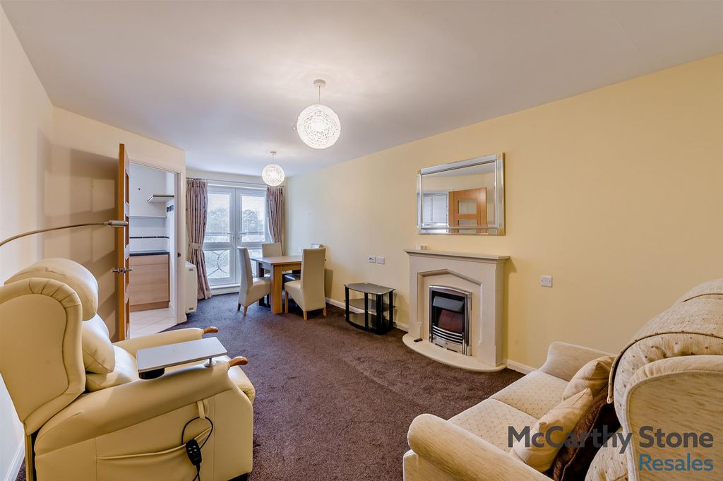 Additional image 3 of 2 bed flat for saleHollis Court, Castle Howard Road, Malton YO17