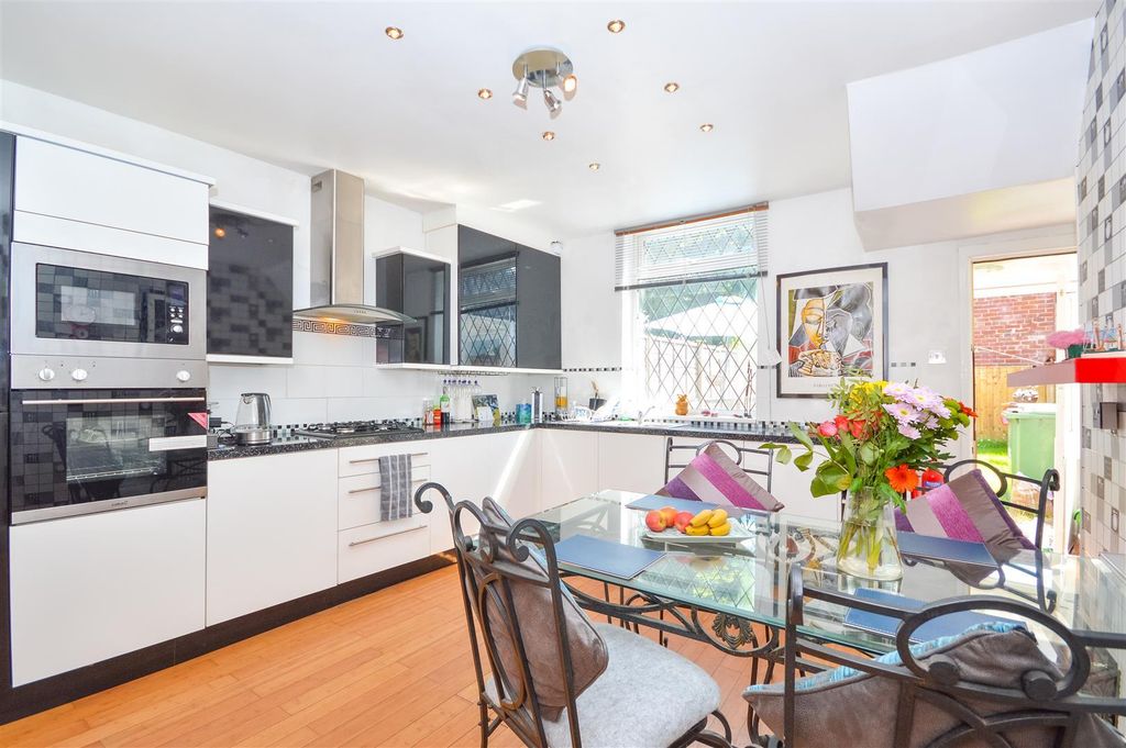 3 bed semi-detached house for saleWakefield Road, Normanton WF6