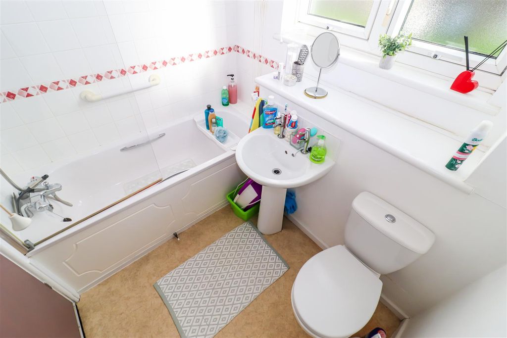 Additional image 5 of 2 bed flat for saleStanley Road, Wakefield WF1