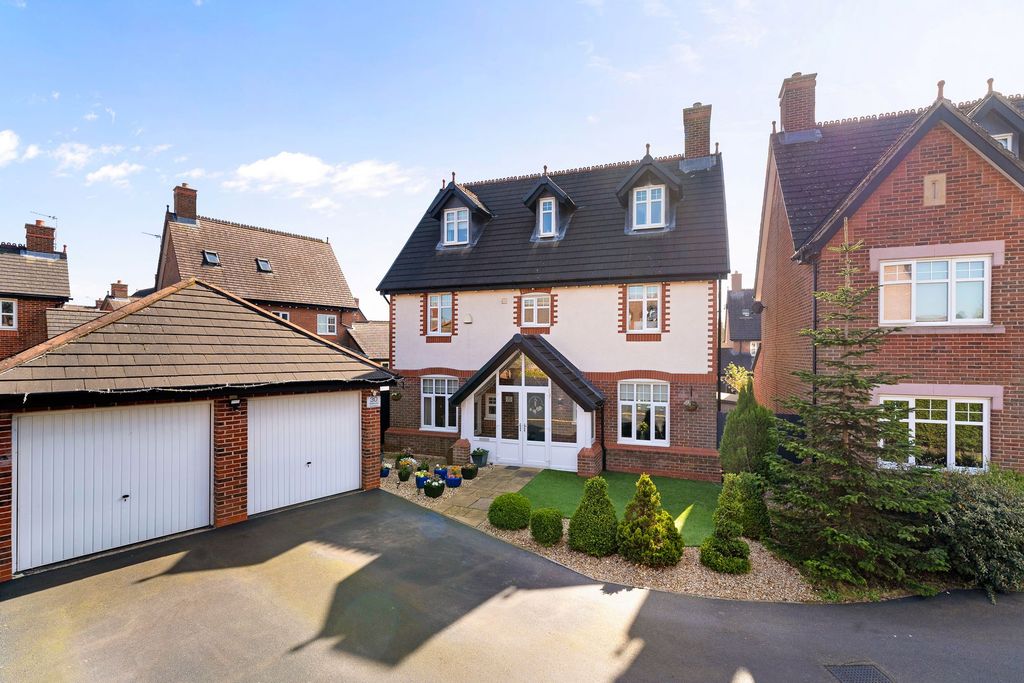 6 bed detached house for saleWellcroft Gardens, Lymm WA13